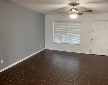 203 W Willow Street - Photo Thumbnail 1