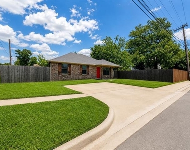203 W Willow Street - Photo Thumbnail 15