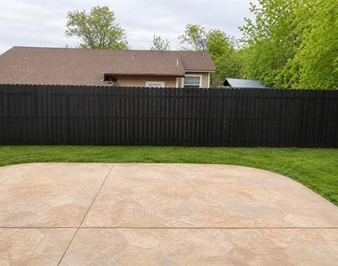 203 W Willow Street - Photo Thumbnail 13