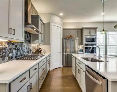 3528 Hollow Pine Drive - Photo Thumbnail 6