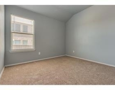 5313 Beacon Lane - Photo Thumbnail 11