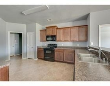 5313 Beacon Lane - Photo Thumbnail 5