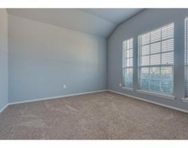 5313 Beacon Lane - Photo Thumbnail 20