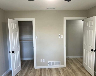 511 Amber Lane - Photo Thumbnail 15