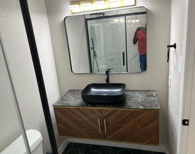 511 Amber Lane - Photo Thumbnail 18