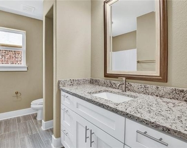 300 Woodgrove Drive - Photo Thumbnail 9