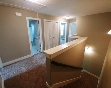 300 Woodgrove Drive - Photo Thumbnail 14