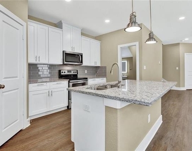 300 Woodgrove Drive - Photo Thumbnail 5