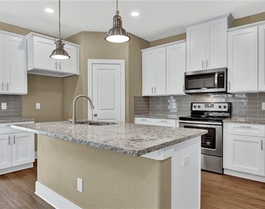 300 Woodgrove Drive - Photo Thumbnail 4