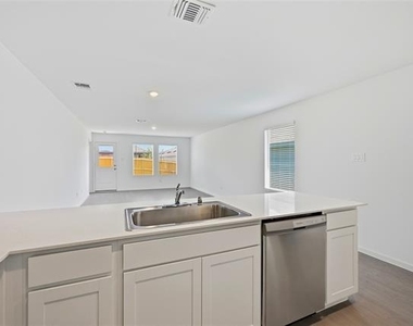 3809 Ontario Way - Photo Thumbnail 13