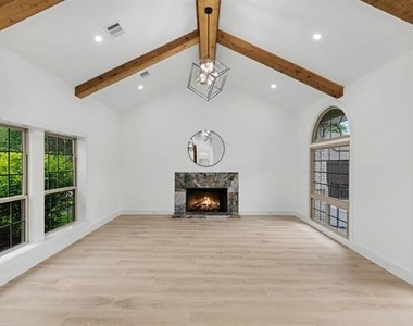 17327 Davenport Road - Photo Thumbnail 15