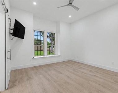 17327 Davenport Road - Photo Thumbnail 27