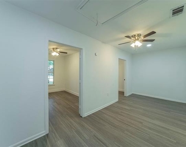 3608 Marianne Circle - Photo Thumbnail 17