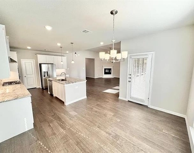 809 Uplands Drive - Photo Thumbnail 13