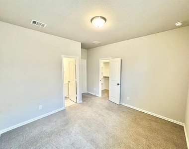 809 Uplands Drive - Photo Thumbnail 21