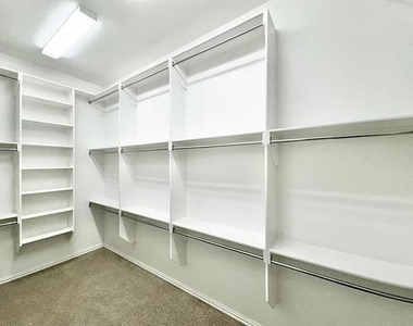 809 Uplands Drive - Photo Thumbnail 19
