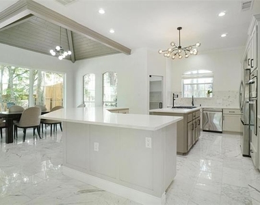 1002 Woodvale Court - Photo Thumbnail 3
