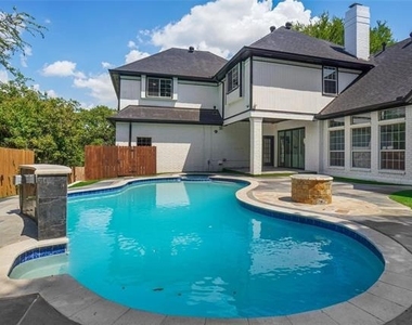 1002 Woodvale Court - Photo Thumbnail 7