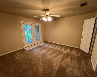 1811 Park Place - Photo Thumbnail 8