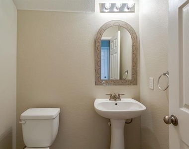4168 Kyndra Circle - Photo Thumbnail 11