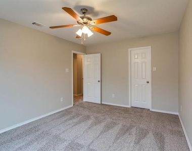 4168 Kyndra Circle - Photo Thumbnail 20