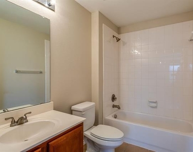 4168 Kyndra Circle - Photo Thumbnail 16
