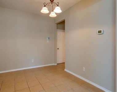 4168 Kyndra Circle - Photo Thumbnail 7