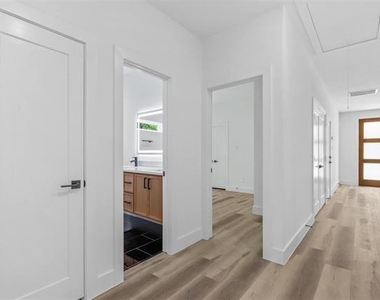 2714 Hector Street - Photo Thumbnail 14