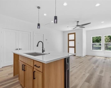 2714 Hector Street - Photo Thumbnail 11