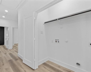 2714 Hector Street - Photo Thumbnail 13