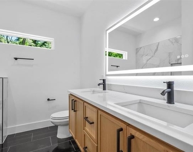 2714 Hector Street - Photo Thumbnail 20