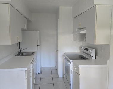 1448 Holly Heights Drive - Photo Thumbnail 3