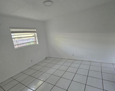 1448 Holly Heights Drive - Photo Thumbnail 6