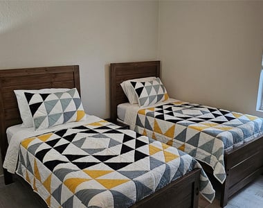 3034 Ne Skyview Lane - Photo Thumbnail 13