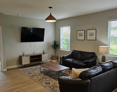 3034 Ne Skyview Lane - Photo Thumbnail 5