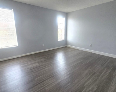 2800 Nw 56th Avenue - Photo Thumbnail 5