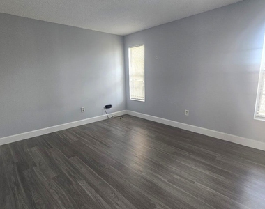 2800 Nw 56th Avenue - Photo Thumbnail 7