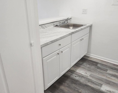 13390 Ne 7th Avenue - Photo Thumbnail 2