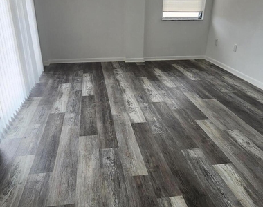 13390 Ne 7th Avenue - Photo Thumbnail 14