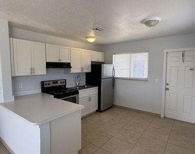 2820 Avenue S - Photo Thumbnail 5