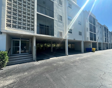 1601 S Flagler Drive - Photo Thumbnail 34