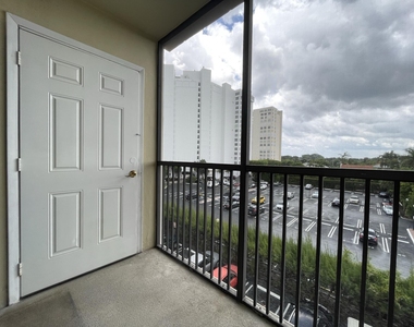 1601 S Flagler Drive - Photo Thumbnail 12