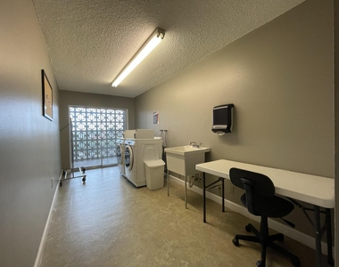 1601 S Flagler Drive - Photo Thumbnail 16