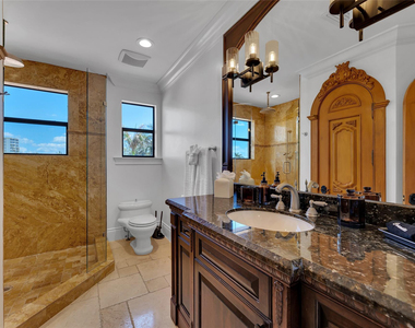 1011 Rhodes Villa Avenue - Photo Thumbnail 7