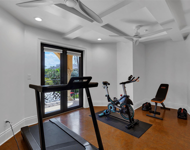 1011 Rhodes Villa Avenue - Photo Thumbnail 94