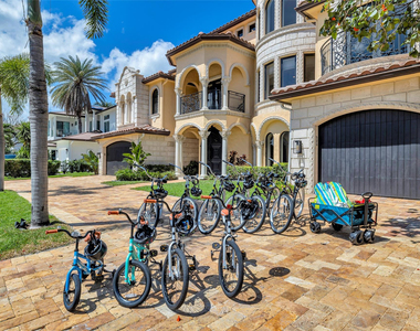 1011 Rhodes Villa Avenue - Photo Thumbnail 2
