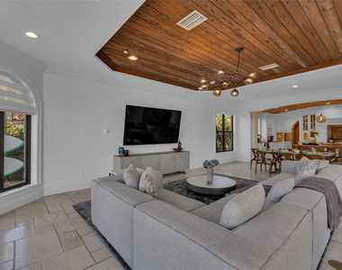 1011 Rhodes Villa Avenue - Photo Thumbnail 55
