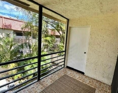 132 S Cypress Road - Photo Thumbnail 11