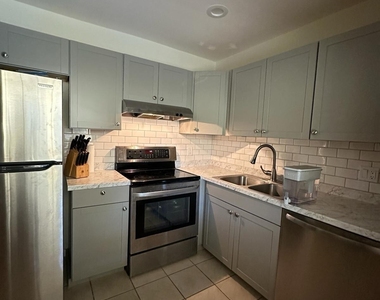 132 S Cypress Road - Photo Thumbnail 3