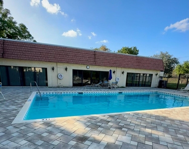 132 S Cypress Road - Photo Thumbnail 15